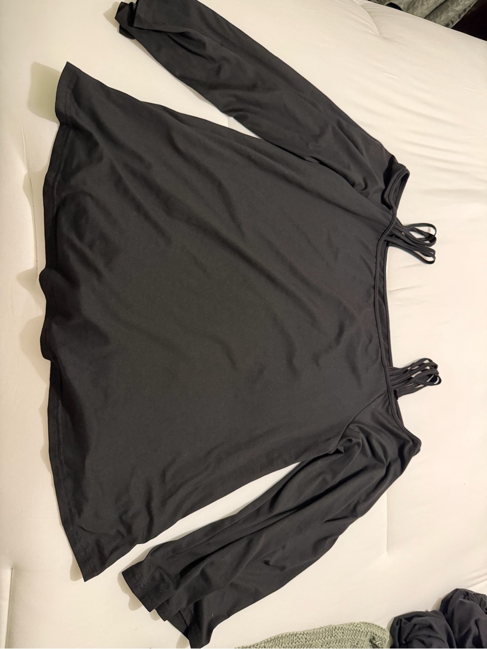 SHEIN Black Off-Shoulder Long Sleeve Top with Strappy Details